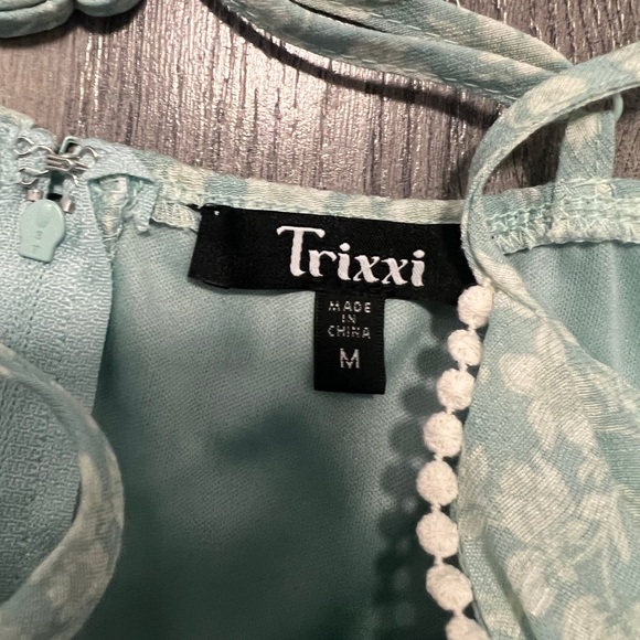 NWT Women’s Juniors' Floral-Print Keyhole Tiered Midi Dress - Picture 3 of 3